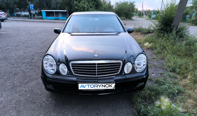 Mercedes-Benz E-Класс 2003 года