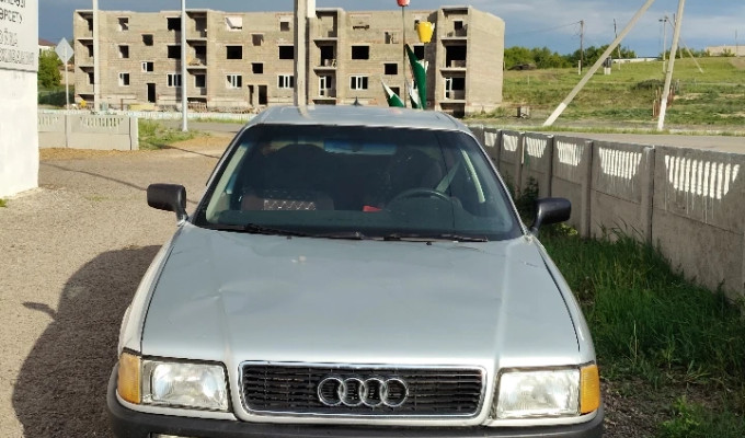 Audi 80 1990 года