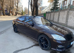 Mercedes-Benz S-Класс 2006 года