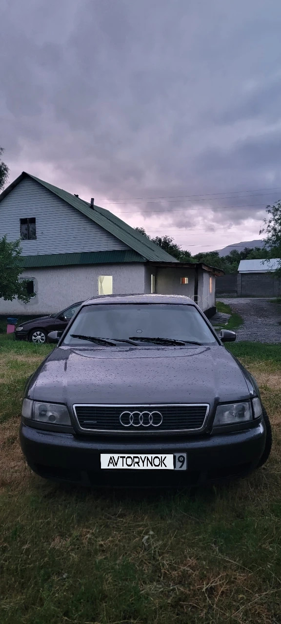 Audi A8, 1995