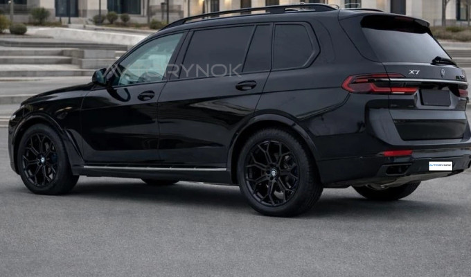 BMW X7 2024 года