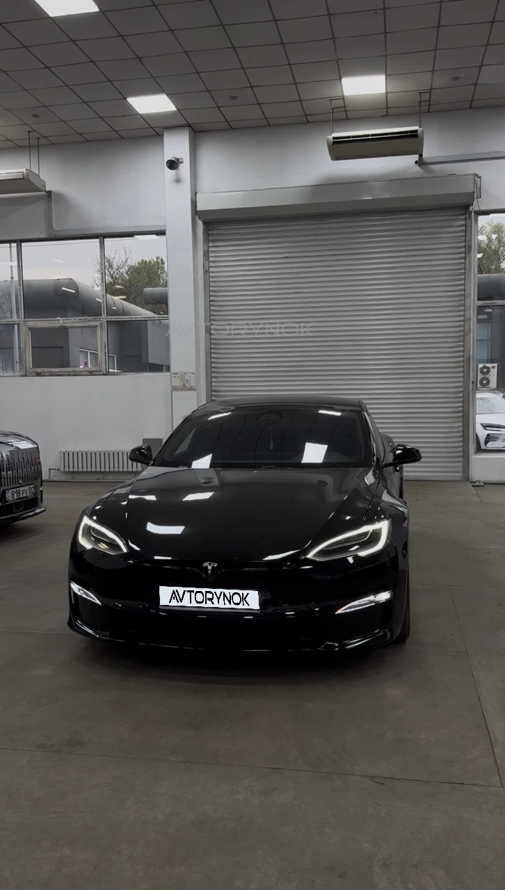 Tesla Model S, 2021