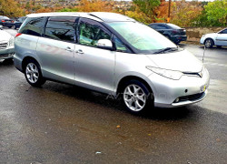 Toyota Estima 2006 года