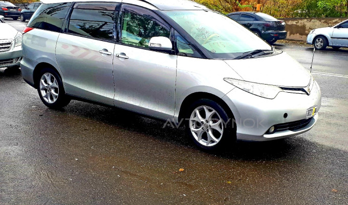 Toyota Estima 2006 года
