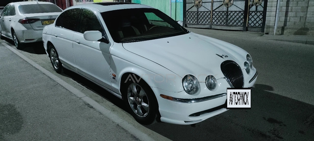 Jaguar S-Type, 2000