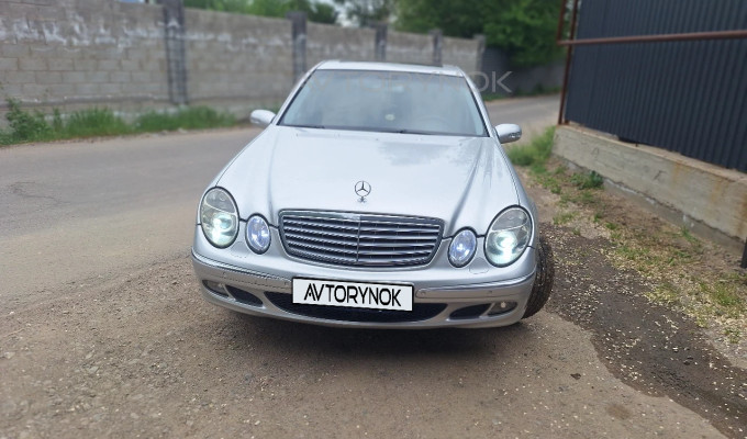 Mercedes-Benz E-Класс 2002 года