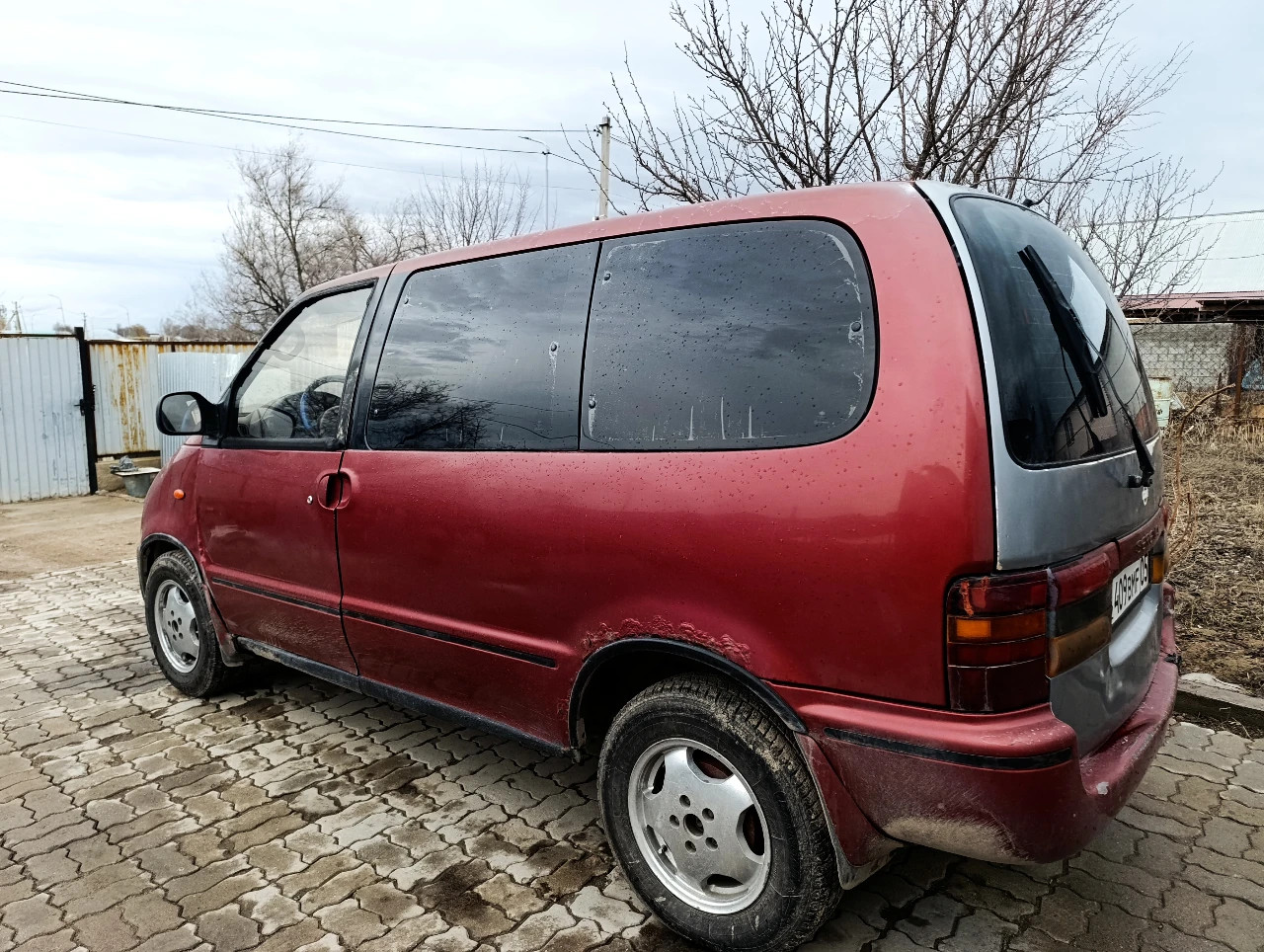 Nissan Serena, 1993