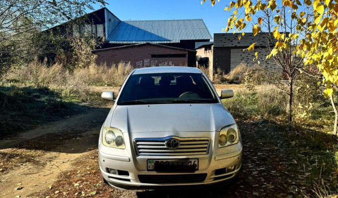 Toyota Avensis 2003 года