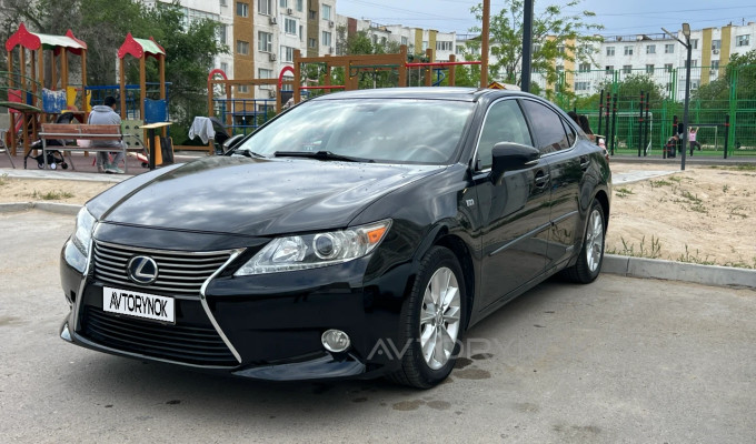 Lexus ES 2013 года
