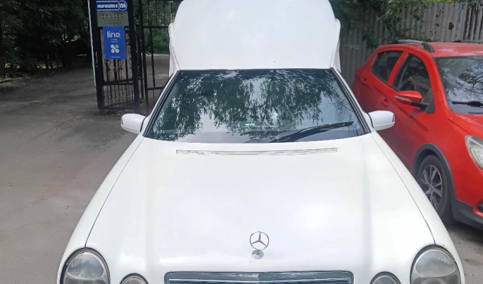 Mercedes-Benz E-Класс 2001 года
