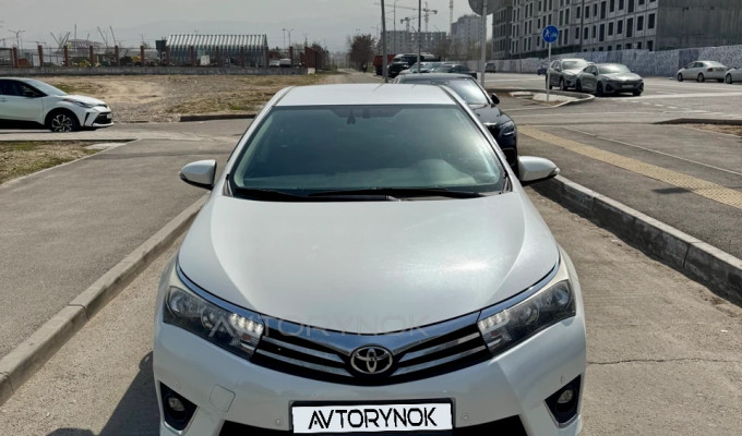 Toyota Corolla 2013 года