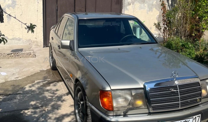 Mercedes-Benz E-Класс 1992 года