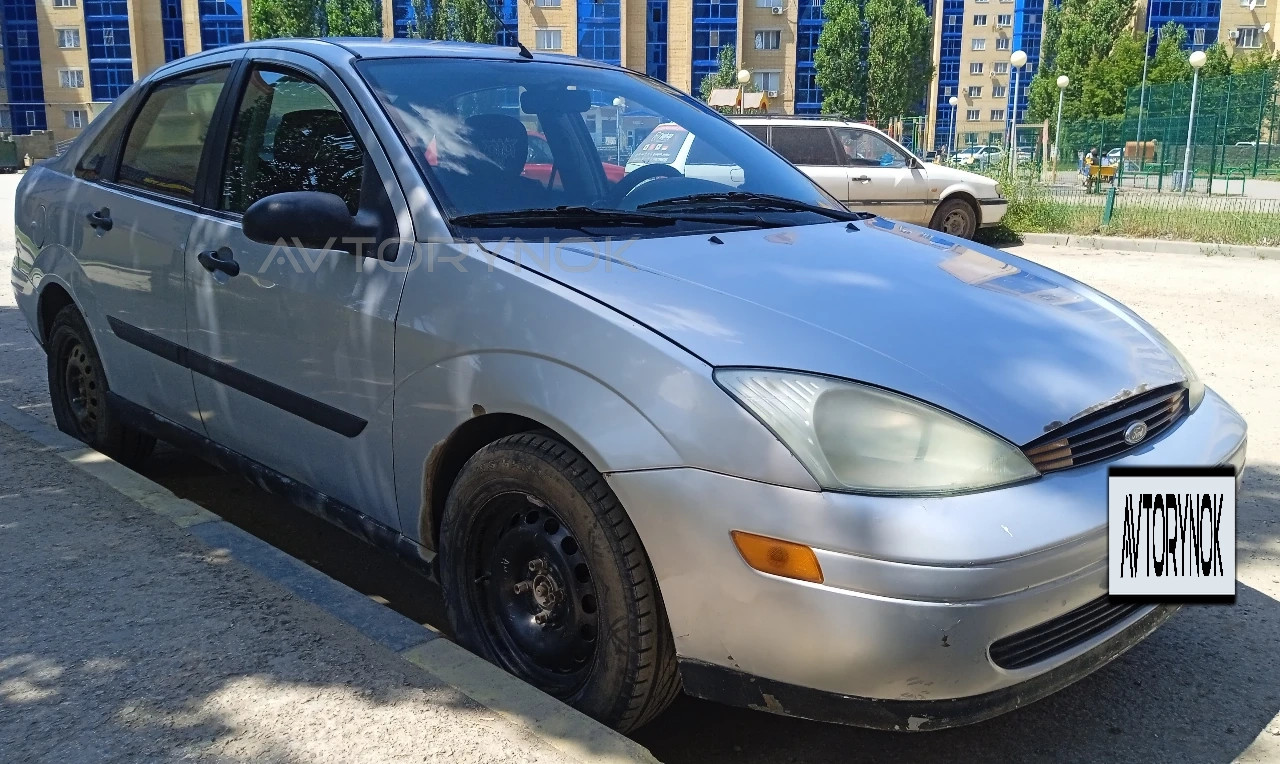 Ford Focus, 2001
