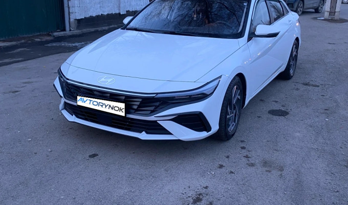 Hyundai Elantra 2024 года