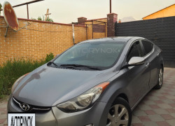 Hyundai Elantra 2012 года