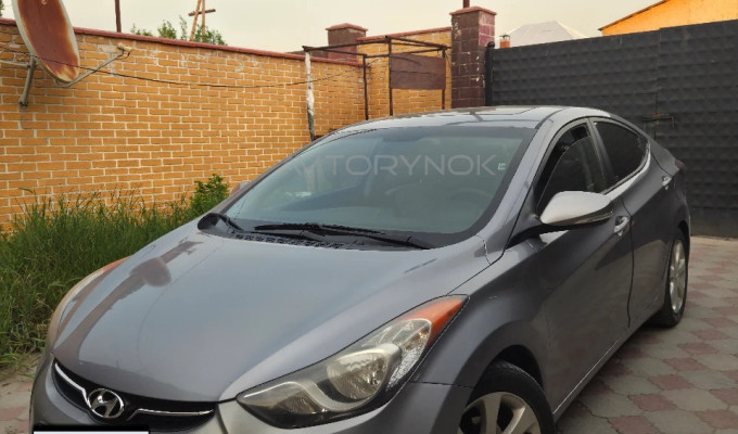 Hyundai Elantra 2012 года