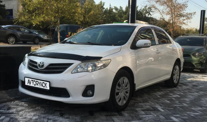 Toyota Corolla 2013 года