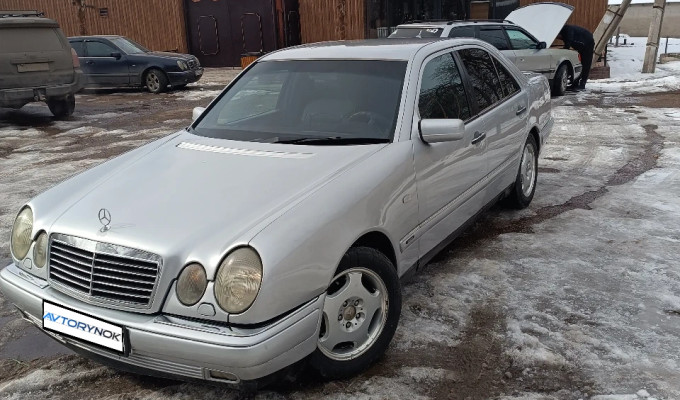Mercedes-Benz E-Класс 1996 года