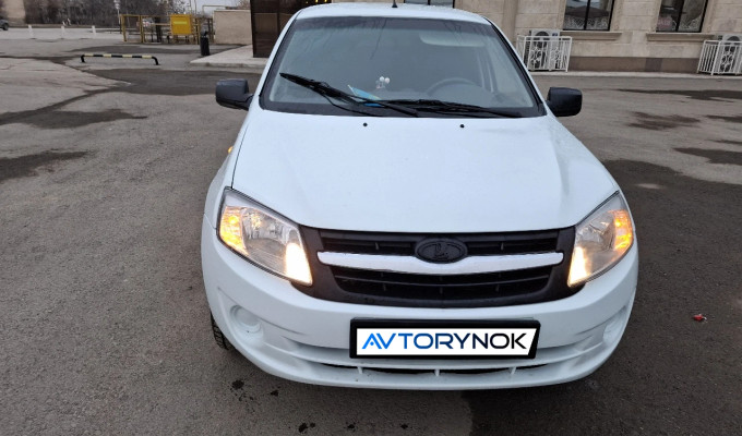 ВАЗ (Lada) Granta 2013 года