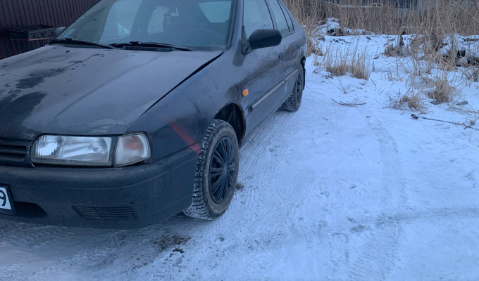 Nissan Primera 1990 года