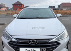 Hyundai Elantra 2019 года