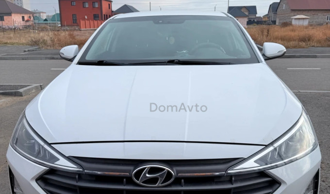 Hyundai Elantra 2019 года