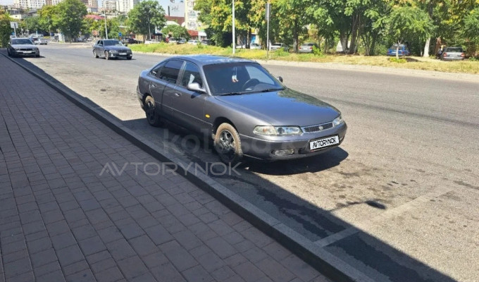 Mazda Cronos 1995 года