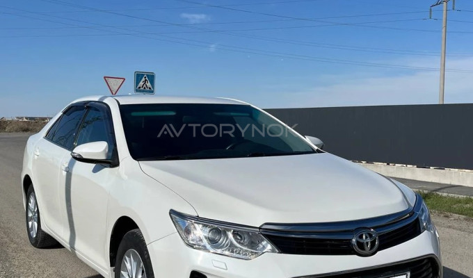 Toyota Camry 2017 года