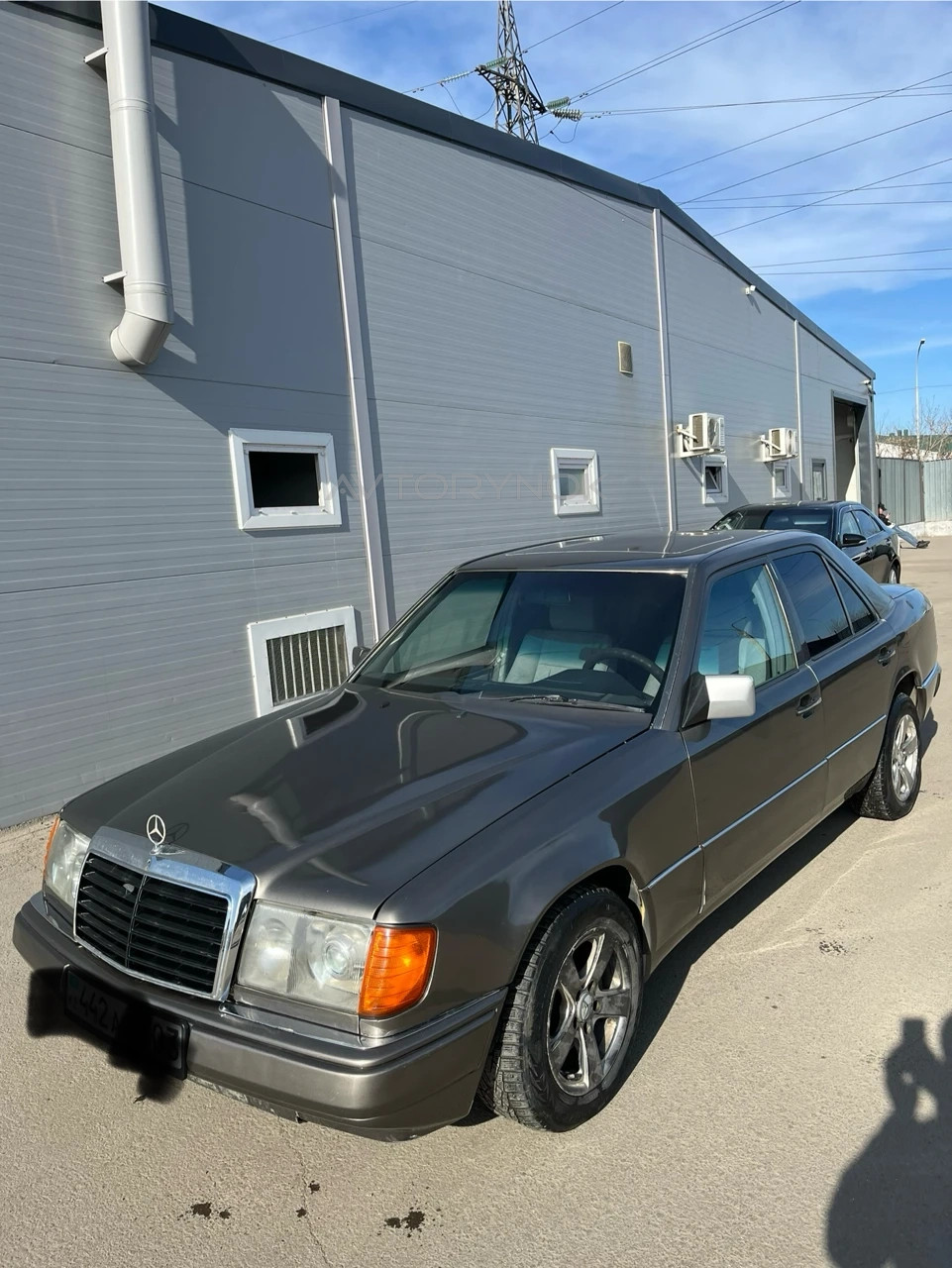 Mercedes-Benz E-Class, 1990