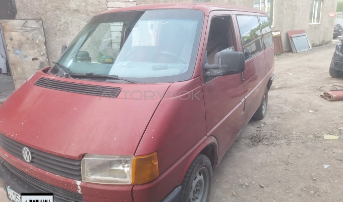 Volkswagen Transporter 1990 года