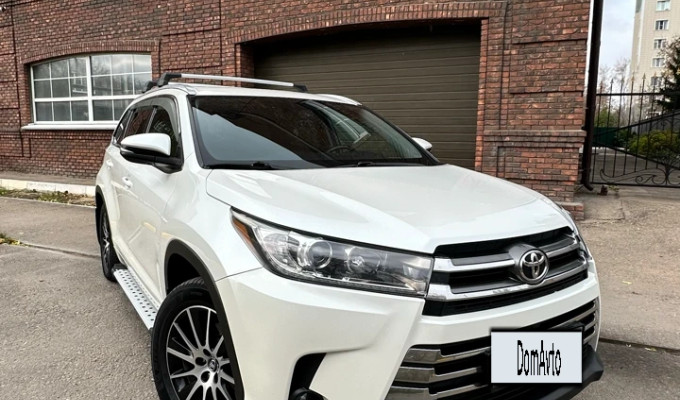 Toyota Highlander 2017 года
