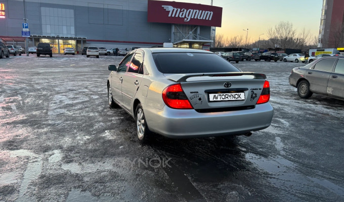 Toyota Camry 2004 года