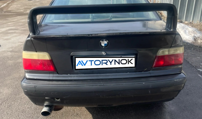 BMW 3 серия 1992 года