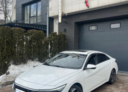 Hyundai Elantra 2024 года