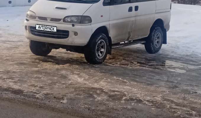 Mitsubishi Delica 1995 года