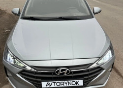 Hyundai Elantra 2019 года