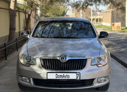 Skoda Superb 2012 года