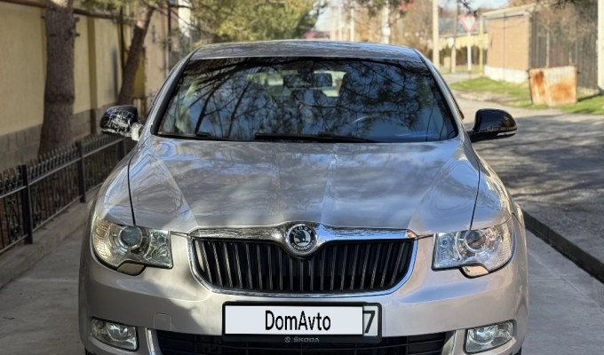 Skoda Superb 2012 года