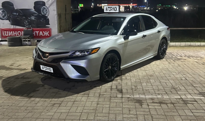 Toyota Camry 2019 года
