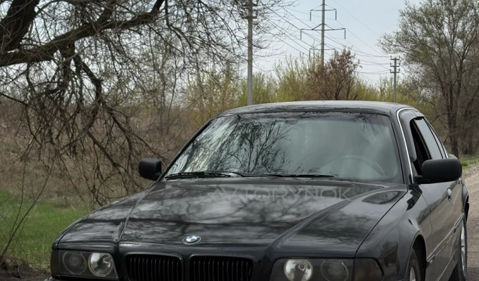 BMW 7 серия 1998 года