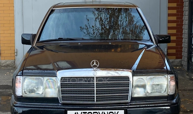 Mercedes-Benz E-Класс 1989 года