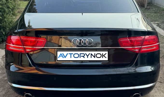 Audi A8 2012 года