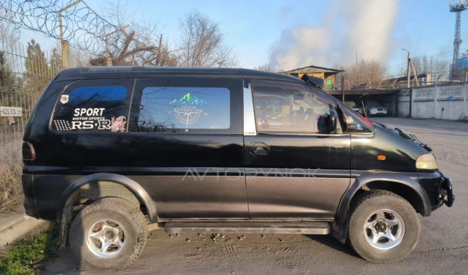 Mitsubishi Delica 1994 года