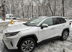 Toyota RAV4 2020 года