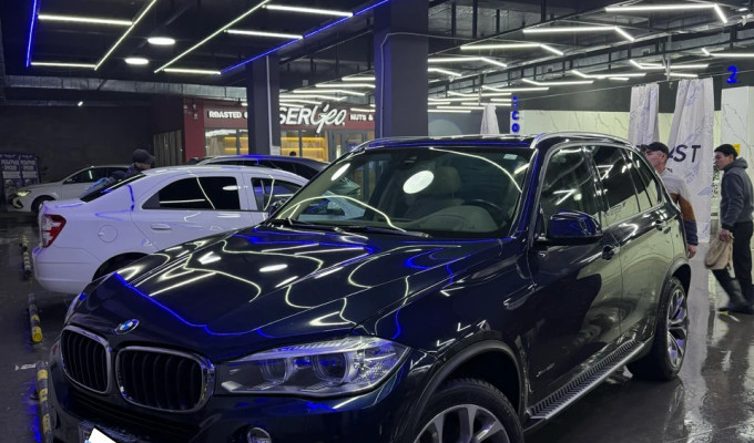 BMW X5 2015 года