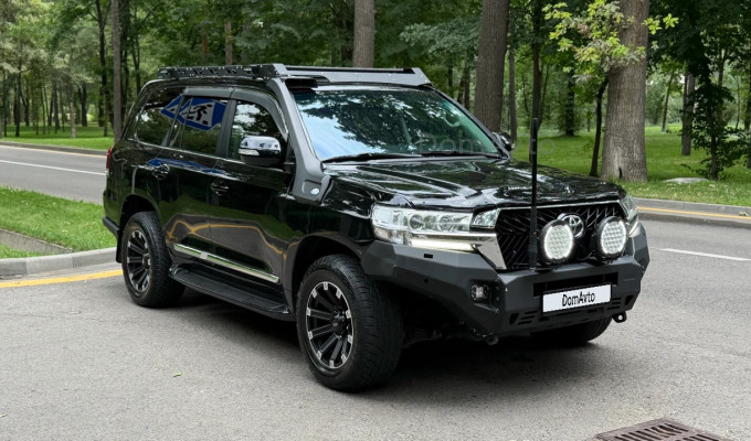 Toyota Land Cruiser 2016 года