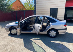Renault Laguna 1998 года