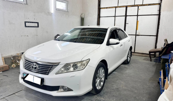 Toyota Camry 2012 года