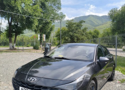 Hyundai Elantra 2021 года