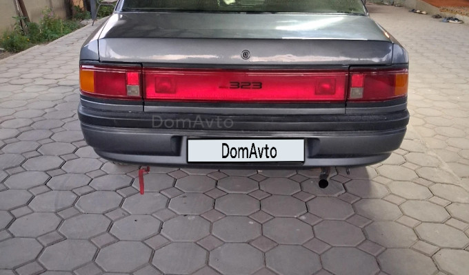 Mazda 323 1989 года